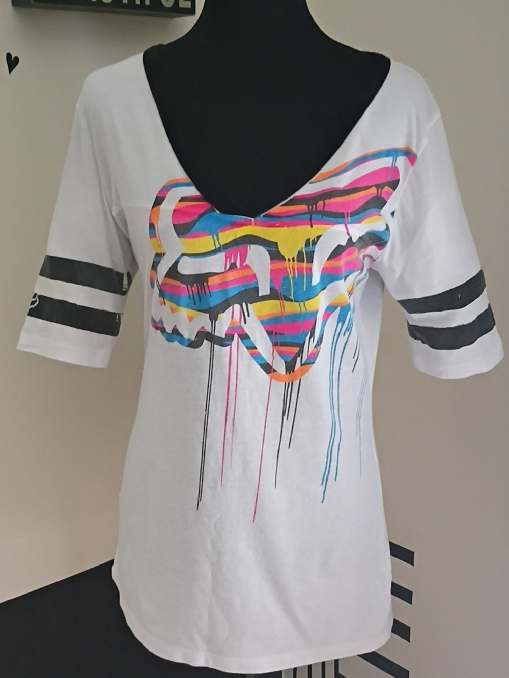 Fox Racing White V-Neck Graphic Tee with Multicolor Drip Design M/L